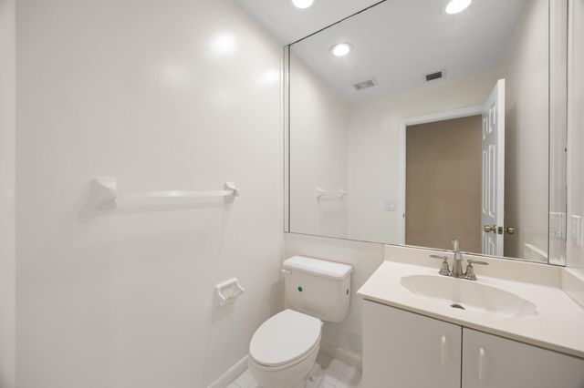 4720 NW 7th Street, Deerfield Beach, FL 33442