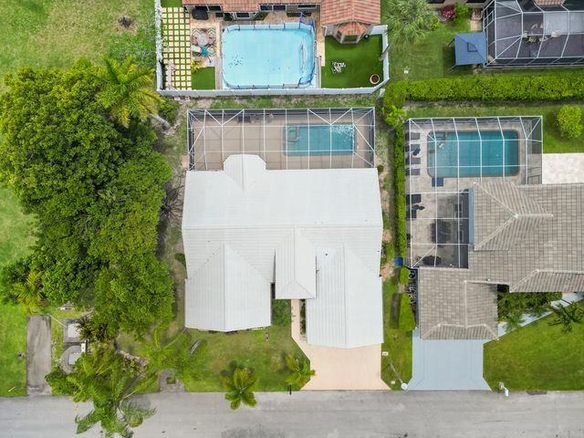 4720 NW 7th Street, Deerfield Beach, FL 33442