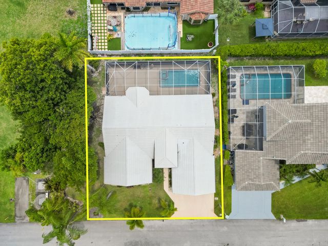 4720 NW 7th Street, Deerfield Beach, FL 33442