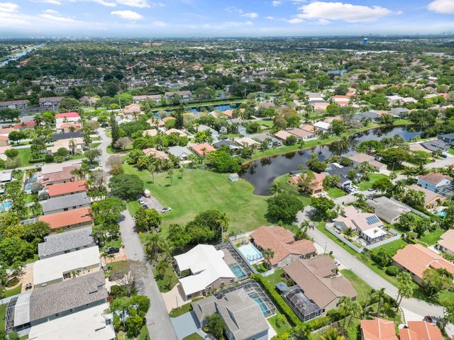 4720 NW 7th Street, Deerfield Beach, FL 33442