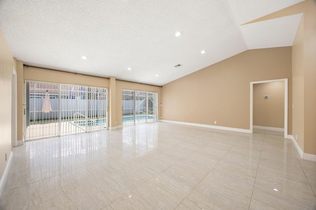 4720 NW 7th Street, Deerfield Beach, FL 33442