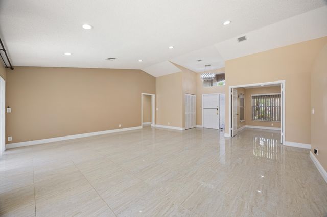 4720 NW 7th Street, Deerfield Beach, FL 33442