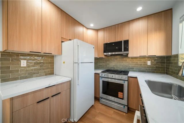 936 Centennial 7, Los Angeles, CA 90012