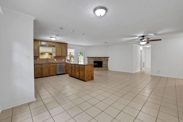 113 Hillendale Drive, Livingston, TX 77351