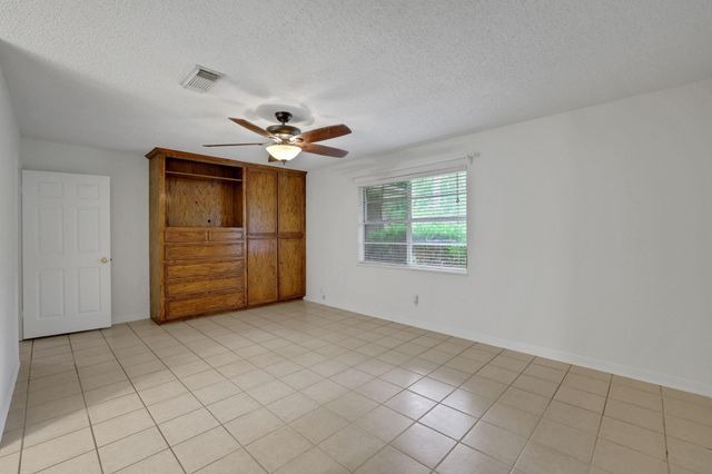 113 Hillendale Drive, Livingston, TX 77351