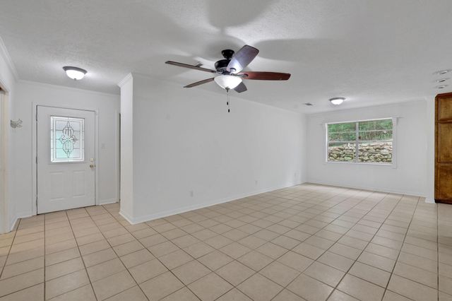 113 Hillendale Drive, Livingston, TX 77351