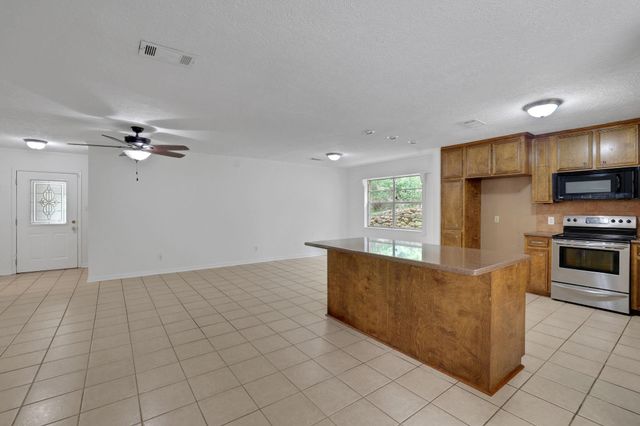 113 Hillendale Drive, Livingston, TX 77351
