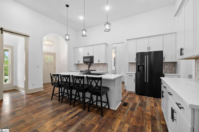 6025 Highway 101 N, Gray Court, SC 29645