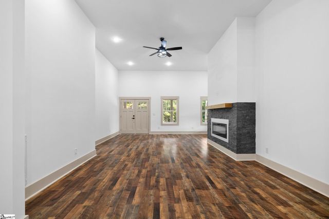 6025 Highway 101 N, Gray Court, SC 29645