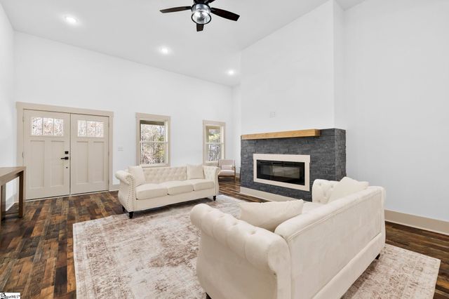 6025 Highway 101 N, Gray Court, SC 29645