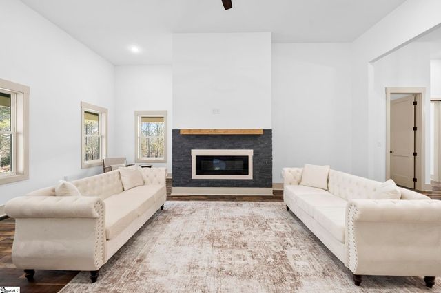 6025 Highway 101 N, Gray Court, SC 29645