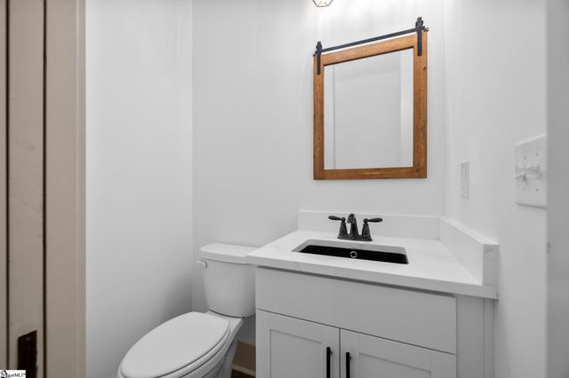 6025 Highway 101 N, Gray Court, SC 29645