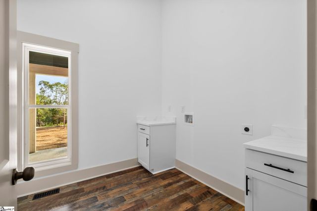 6025 Highway 101 N, Gray Court, SC 29645