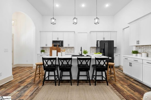 6025 Highway 101 N, Gray Court, SC 29645