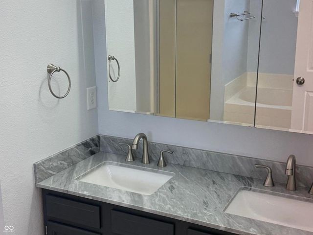 10706 Sunburst, Noblesville, IN 46060