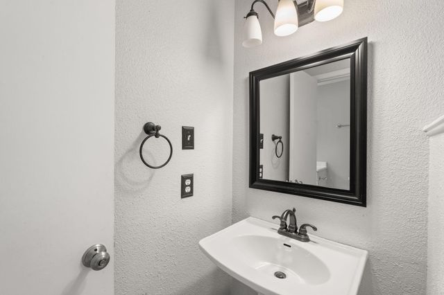 8100 Cambridge Street 136, Houston, TX 77054