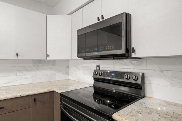 8100 Cambridge Street 136, Houston, TX 77054