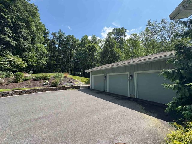 48 N Pepperell Road, Hollis, NH 03049