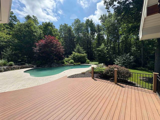 48 N Pepperell Road, Hollis, NH 03049