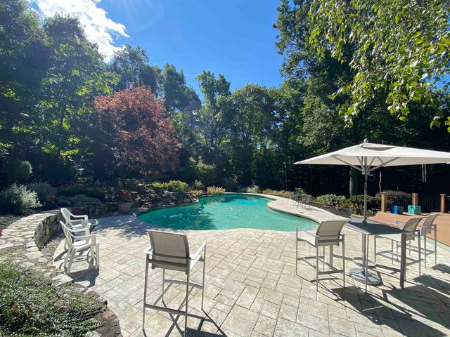 48 N Pepperell Road, Hollis, NH 03049