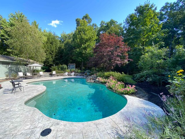 48 N Pepperell Road, Hollis, NH 03049