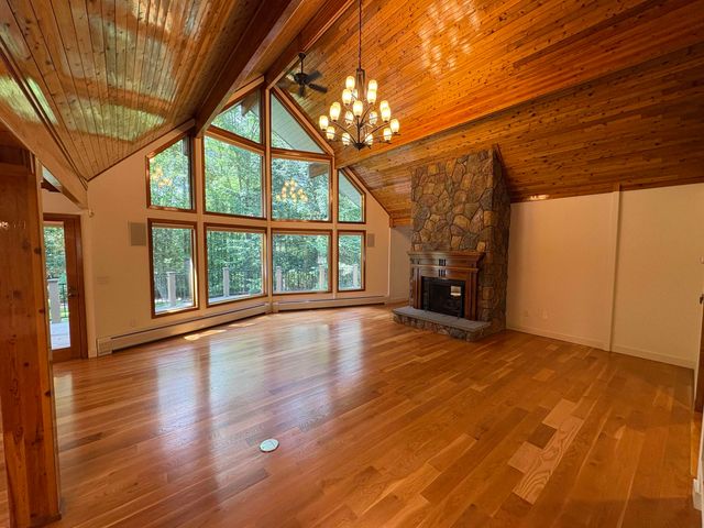 48 N Pepperell Road, Hollis, NH 03049