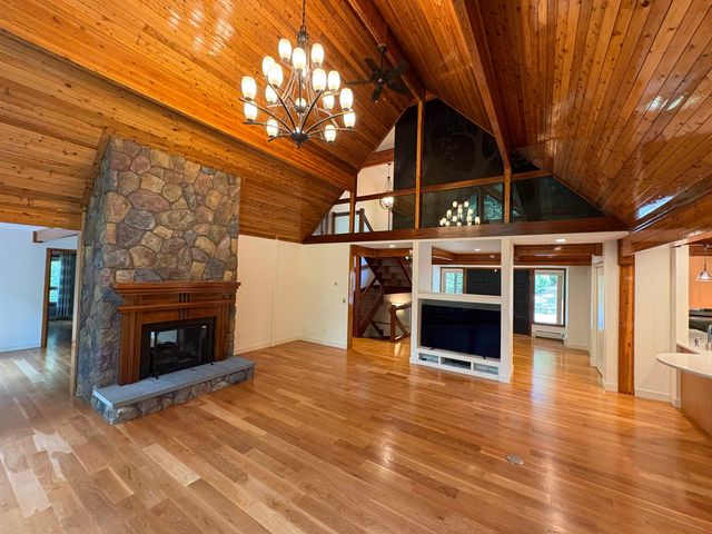 48 N Pepperell Road, Hollis, NH 03049