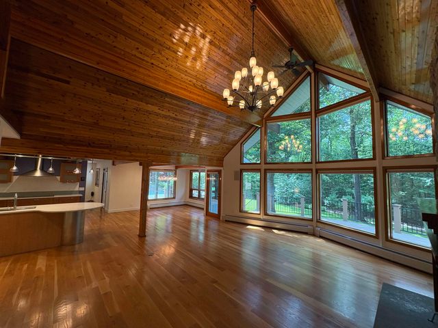 48 N Pepperell Road, Hollis, NH 03049