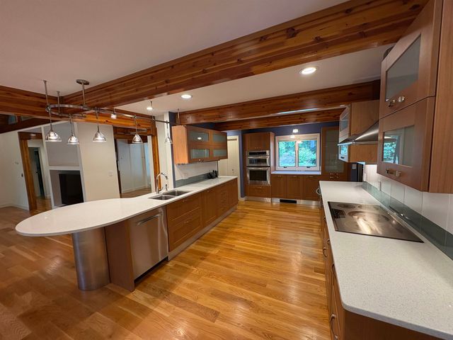 48 N Pepperell Road, Hollis, NH 03049
