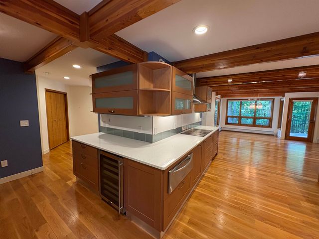 48 N Pepperell Road, Hollis, NH 03049