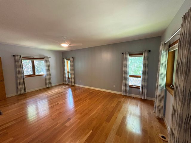 48 N Pepperell Road, Hollis, NH 03049