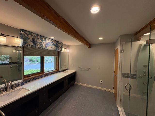 48 N Pepperell Road, Hollis, NH 03049