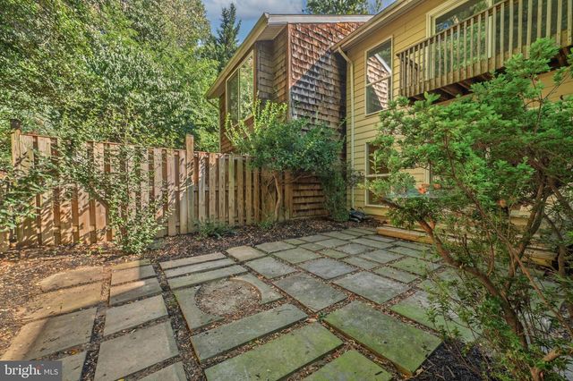 820 NEW MARK ESPLANADE, Rockville, MD 20850
