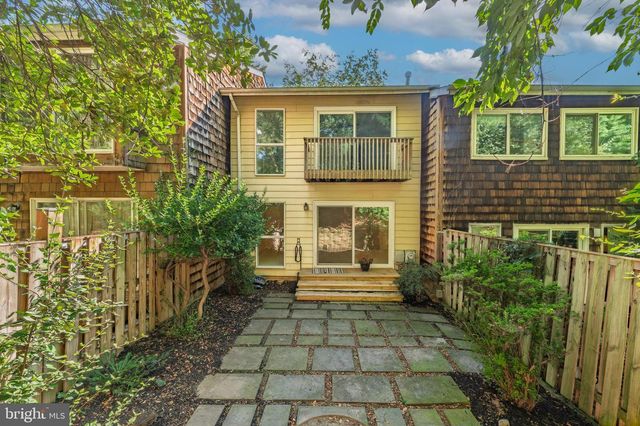820 NEW MARK ESPLANADE, Rockville, MD 20850