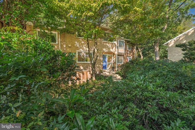 820 NEW MARK ESPLANADE, Rockville, MD 20850