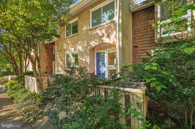 820 NEW MARK ESPLANADE, Rockville, MD 20850
