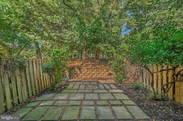 820 NEW MARK ESPLANADE, Rockville, MD 20850