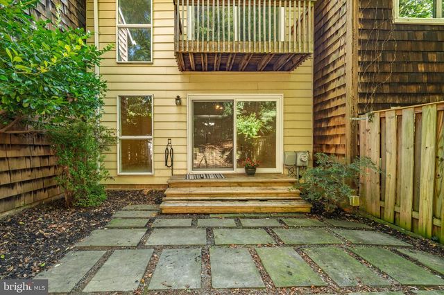 820 NEW MARK ESPLANADE, Rockville, MD 20850