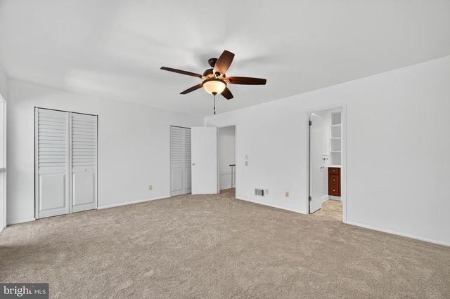 820 NEW MARK ESPLANADE, Rockville, MD 20850