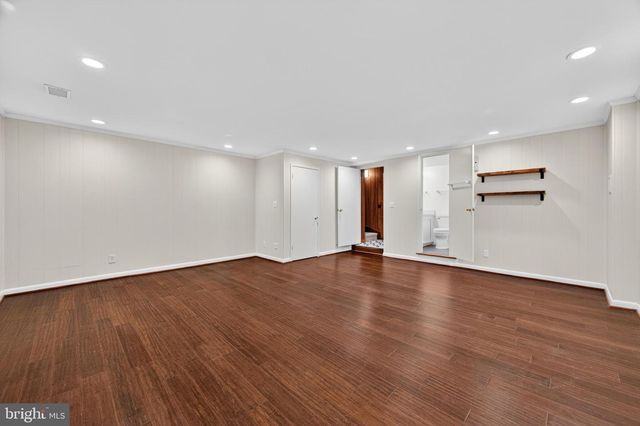820 NEW MARK ESPLANADE, Rockville, MD 20850