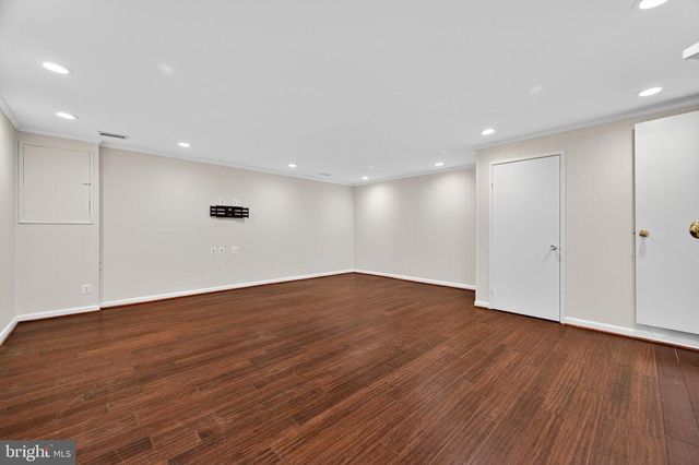 820 NEW MARK ESPLANADE, Rockville, MD 20850