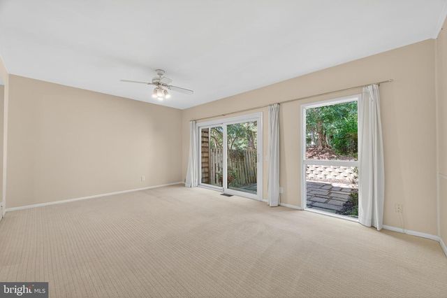 820 NEW MARK ESPLANADE, Rockville, MD 20850