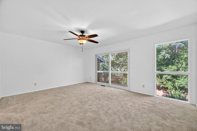 820 NEW MARK ESPLANADE, Rockville, MD 20850