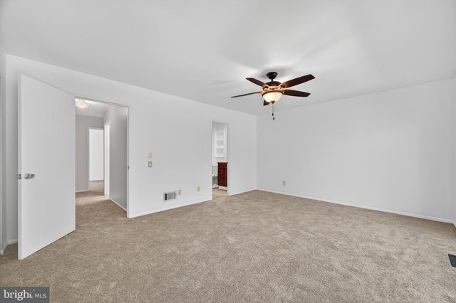 820 NEW MARK ESPLANADE, Rockville, MD 20850