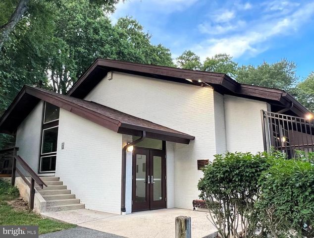 820 NEW MARK ESPLANADE, Rockville, MD 20850
