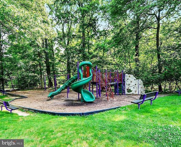 820 NEW MARK ESPLANADE, Rockville, MD 20850