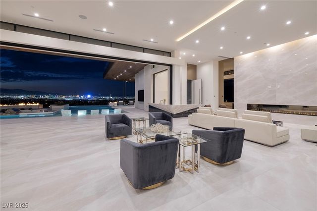 19 Boulderback Drive, Henderson, NV 89012