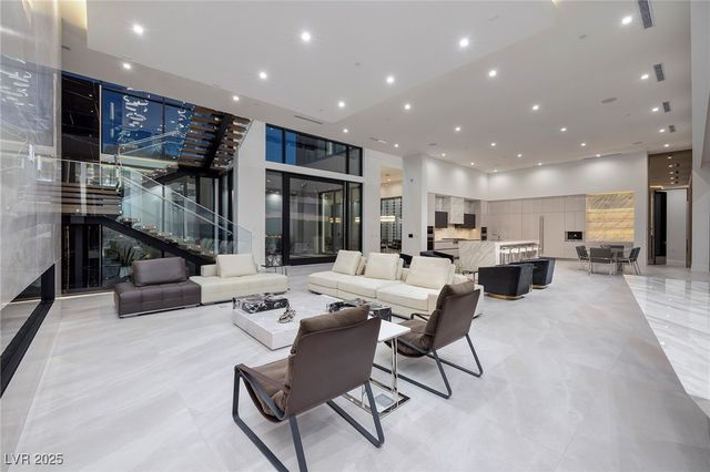 19 Boulderback Drive, Henderson, NV 89012