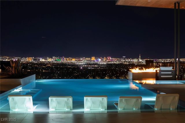 19 Boulderback Drive, Henderson, NV 89012