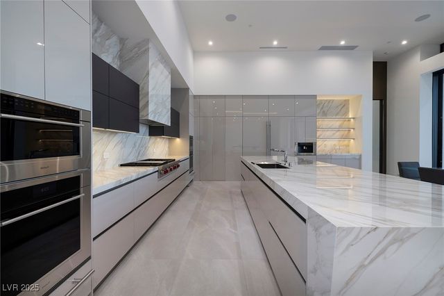 19 Boulderback Drive, Henderson, NV 89012